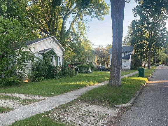 4th image of 420 Prairie St