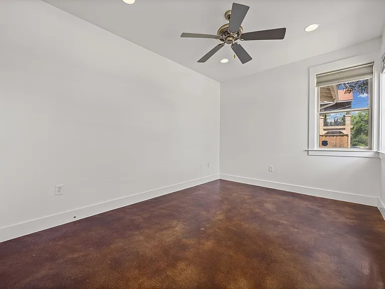1301 San Bernard St — Photo 12