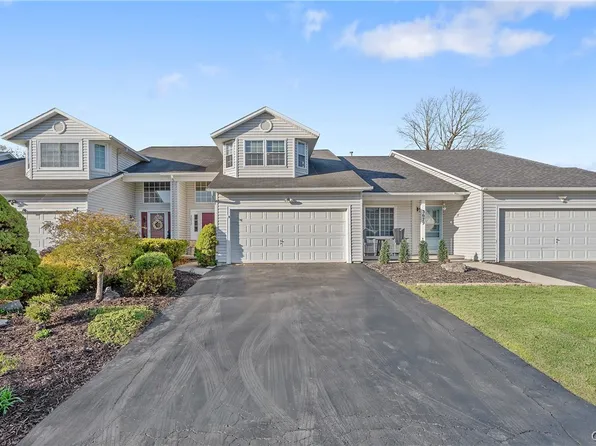 3677 Black Brant Dr, Liverpool, NY 13090