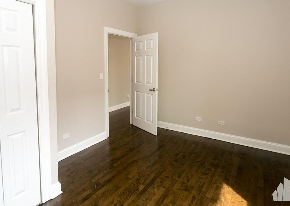 1st image of 2508 W Argyle St