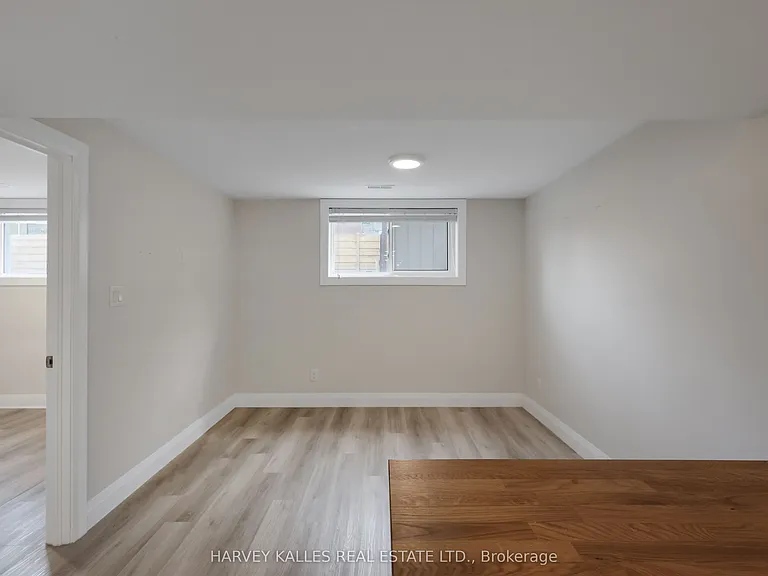 242 Acton Ave #LOWER — Photo 12