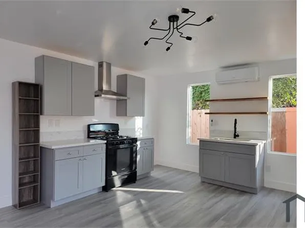 720 E 48th St, Los Angeles, CA 90011