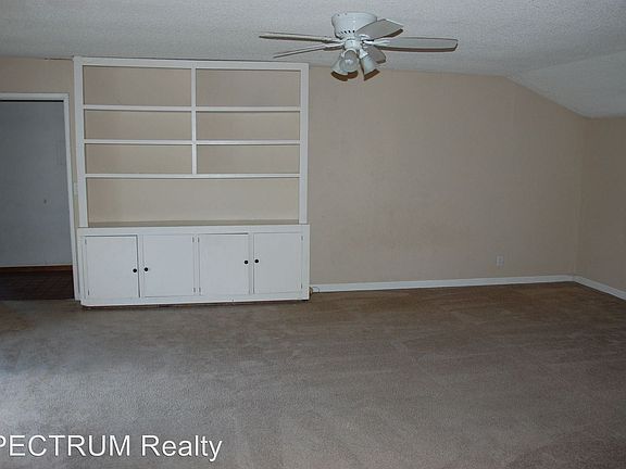 3rd image of 5472 Hanna Dr