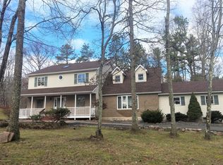 116 Woods Dr, Stroudsburg, PA 18360