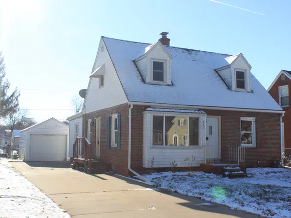 807 W 13th St, Sterling, IL 61081