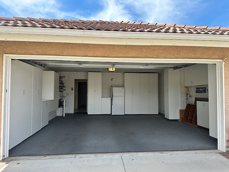 2211 Rhonda St — Photo 2
