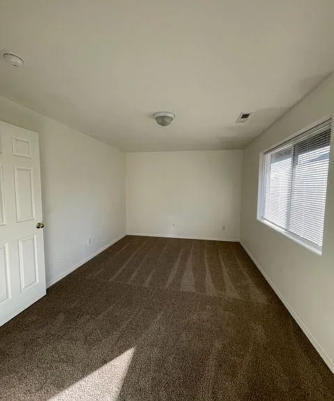 2852 SW Juniper Ave #2852 — Photo 5