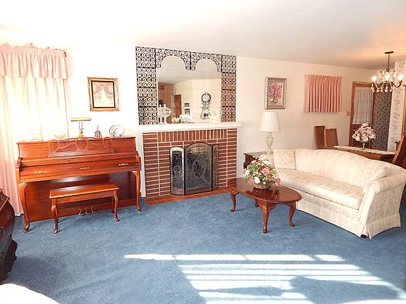 5th image of 1413 Layton Dr