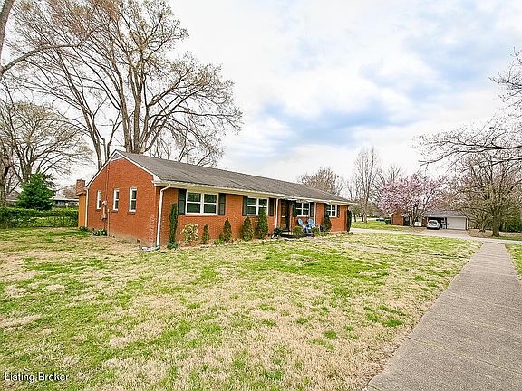 3rd image of 2426 Woodmont Dr
