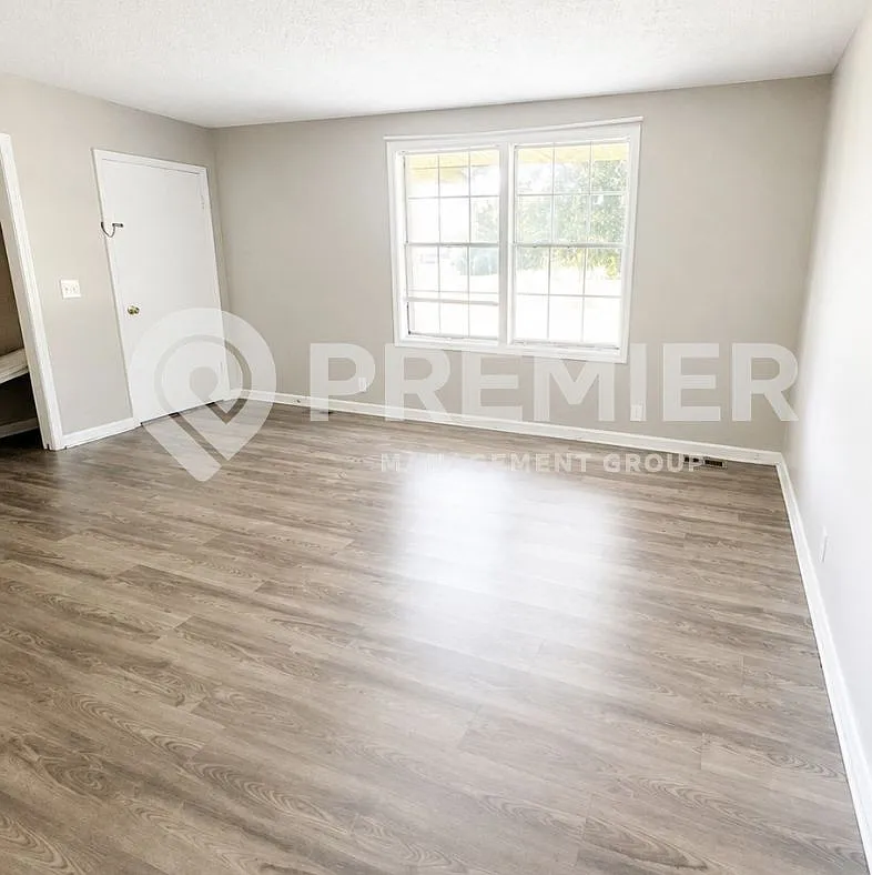 1611 Hartsville Pike - 1 — Photo 4