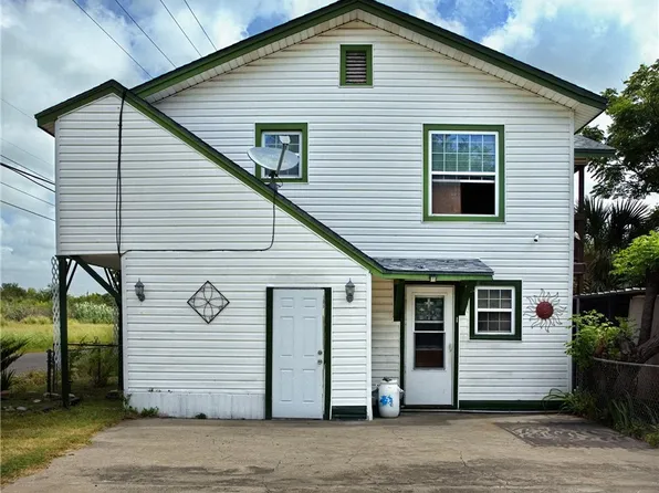 2772 Coach Emory Bellard Dr, Ingleside, TX 78362