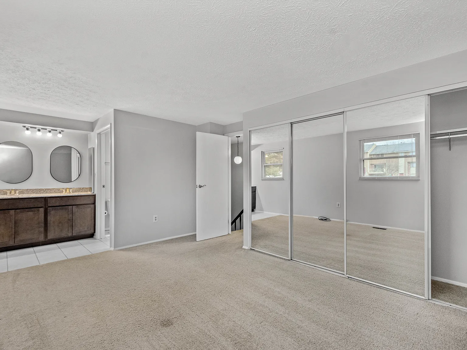 3 bed, 2.5 bath, 1332 sqft, $1,995 — Photo 4