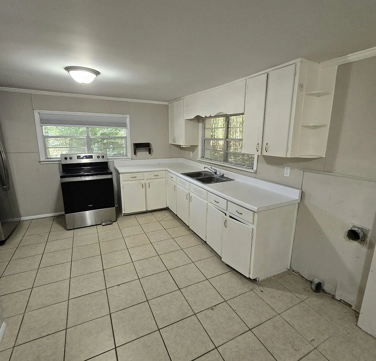 1529 Foster Avenue — Photo 4