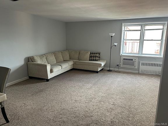 3rd image of 4 Sadore Lane #7M
