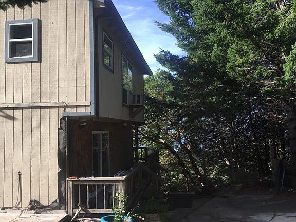 3rd image of 105 Pepperwood Dr