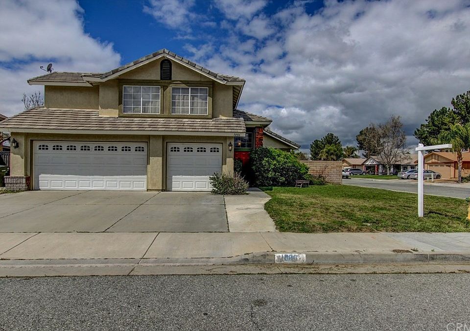 1st image of 1086 Oxford Ln
