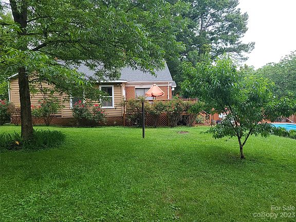 3rd image of 611 Gantt St #11