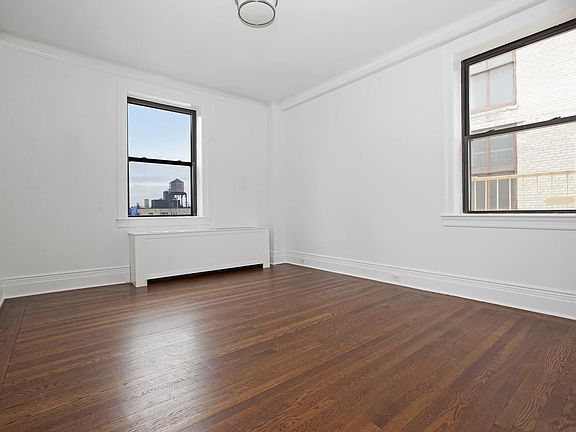 4th image of 905 W End Ave #142
