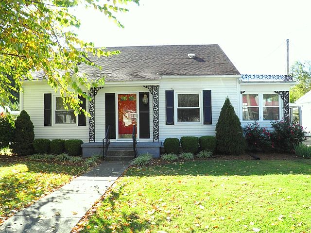 1st image of 1914 S Griffith Ave