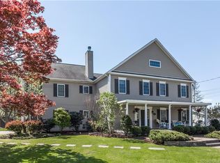 62 Norton Ave, Guilford, CT 06437
