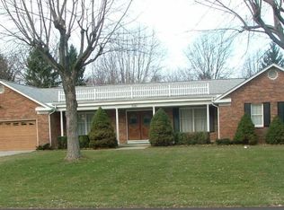 3281 W Pebble Beach Rd, Grove City, OH 43123