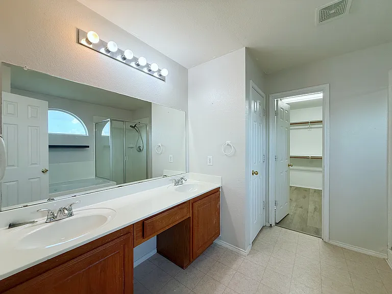 1916 Silver Leaf Dr — Photo 33