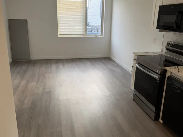 2631 Oakford St #3, Philadelphia, PA 19146