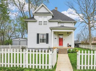 719 E Allen St, Farmer City, IL 61842