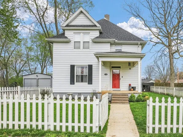 719 E Allen St, Farmer City, IL 61842