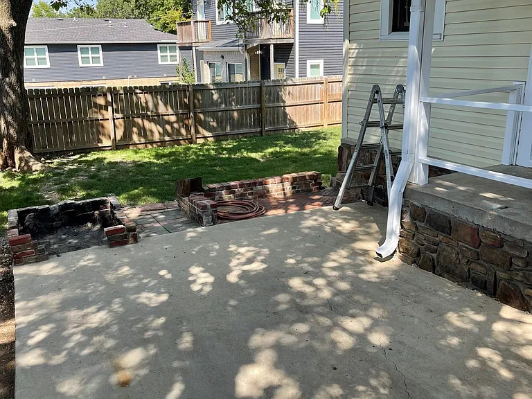 232 W Ash St — Photo 14