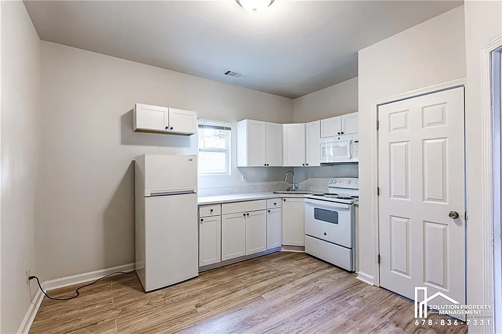 1 bed, 2350 sqft, $995 — Photo 3