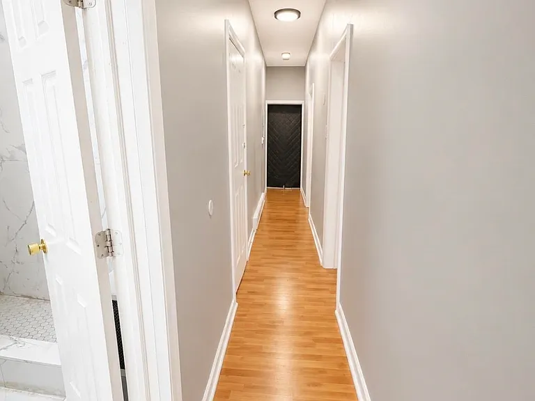 580 Summit Ave #2 — Photo 3