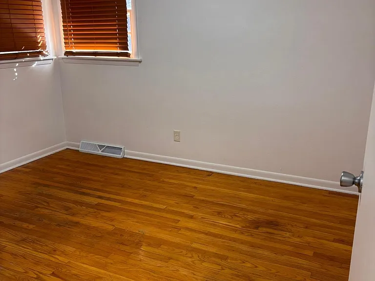 1615 Log Cabin Ave #NA — Photo 6