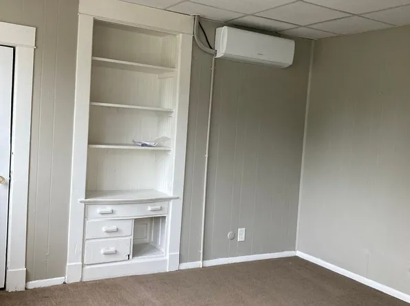 205 E Willard St, 205 E Willard St APT 2, Muncie, IN 47302