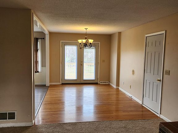 4th image of 350 Poplar Trce