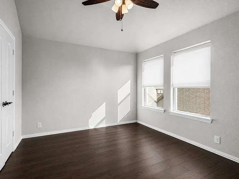 2900 Emerald Trace Dr — Photo 18