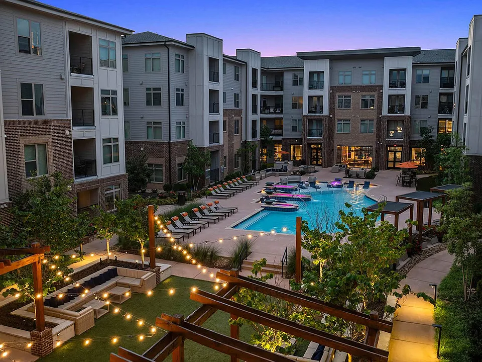 Knox at Metrocenter Apartments
