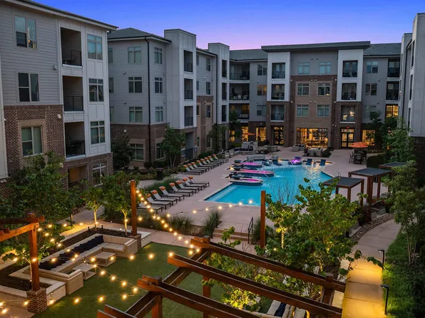 Knox at Metrocenter Apartments