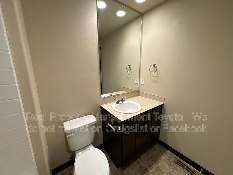 418 Jeff St — Photo 19