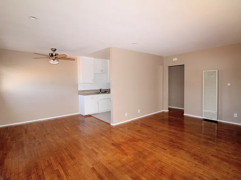 1426 Manhattan Bch Blvd — Photo 4