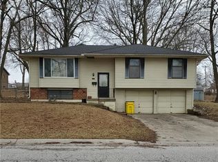 2500 SW Walnut St, Blue Springs, MO 64015