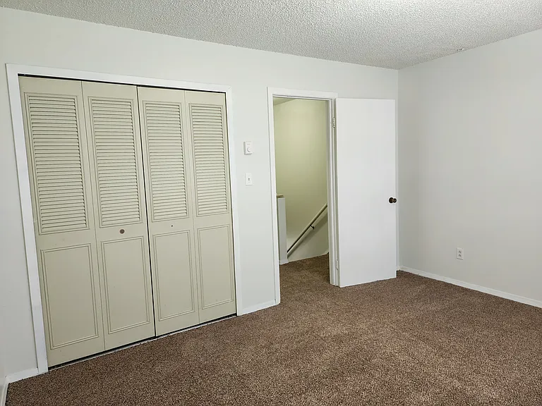 32 Royal Crest Dr #C — Photo 9