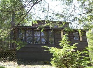 109 Lakecrest Dr, Greentown, PA 18426