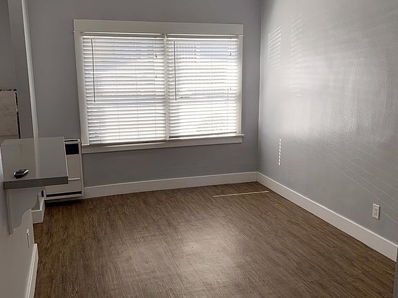 5th image of 138 Elm Ave APT 6
