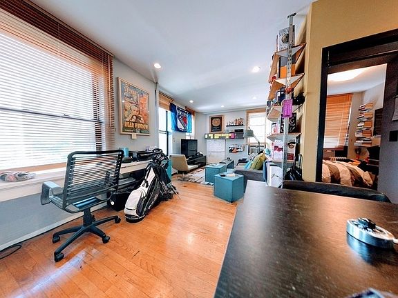 4th image of 214 1st Ave #12A