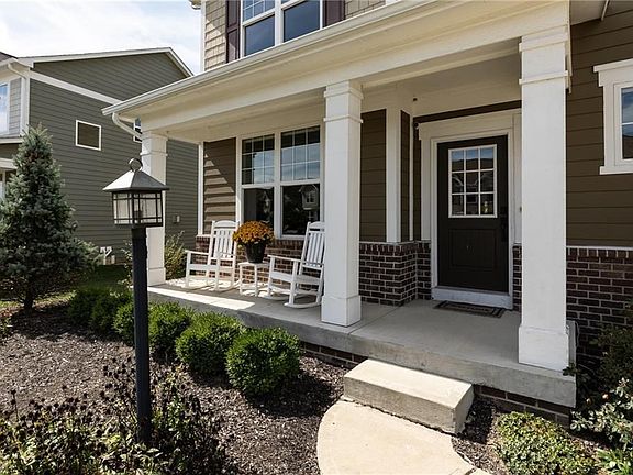 3rd image of 15860 Viking Meadows Dr