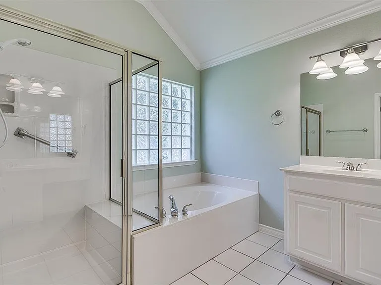 11700 Lemens Spice Cv — Photo 29