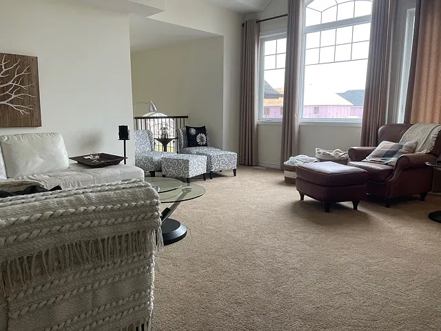1558 Noah Bend London — Photo 3