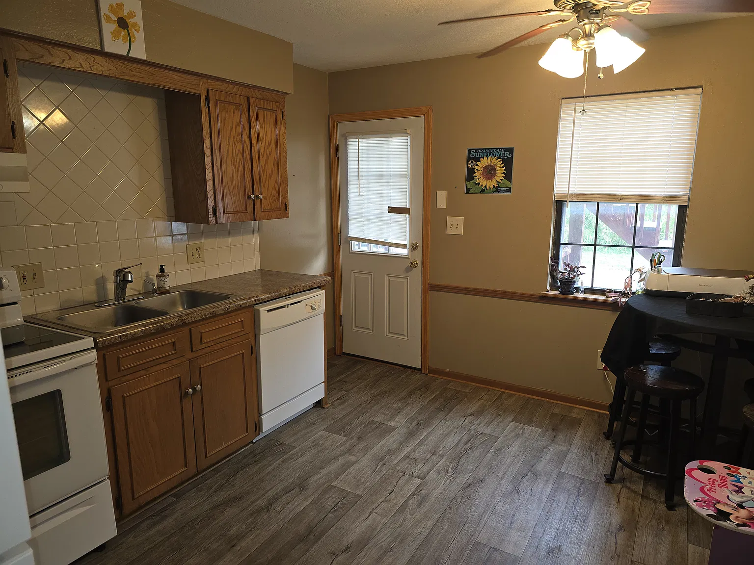 2 bed, 900 sqft, $975 — Photo 3