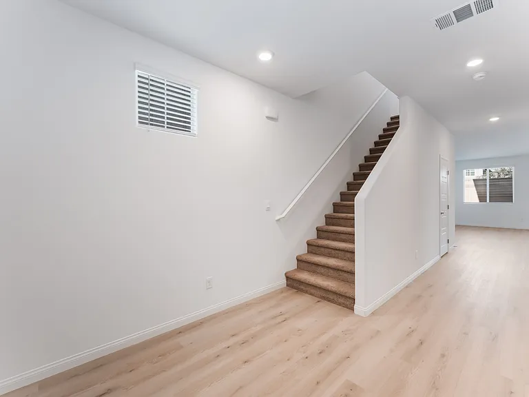 6217 Seastrand St — Photo 4